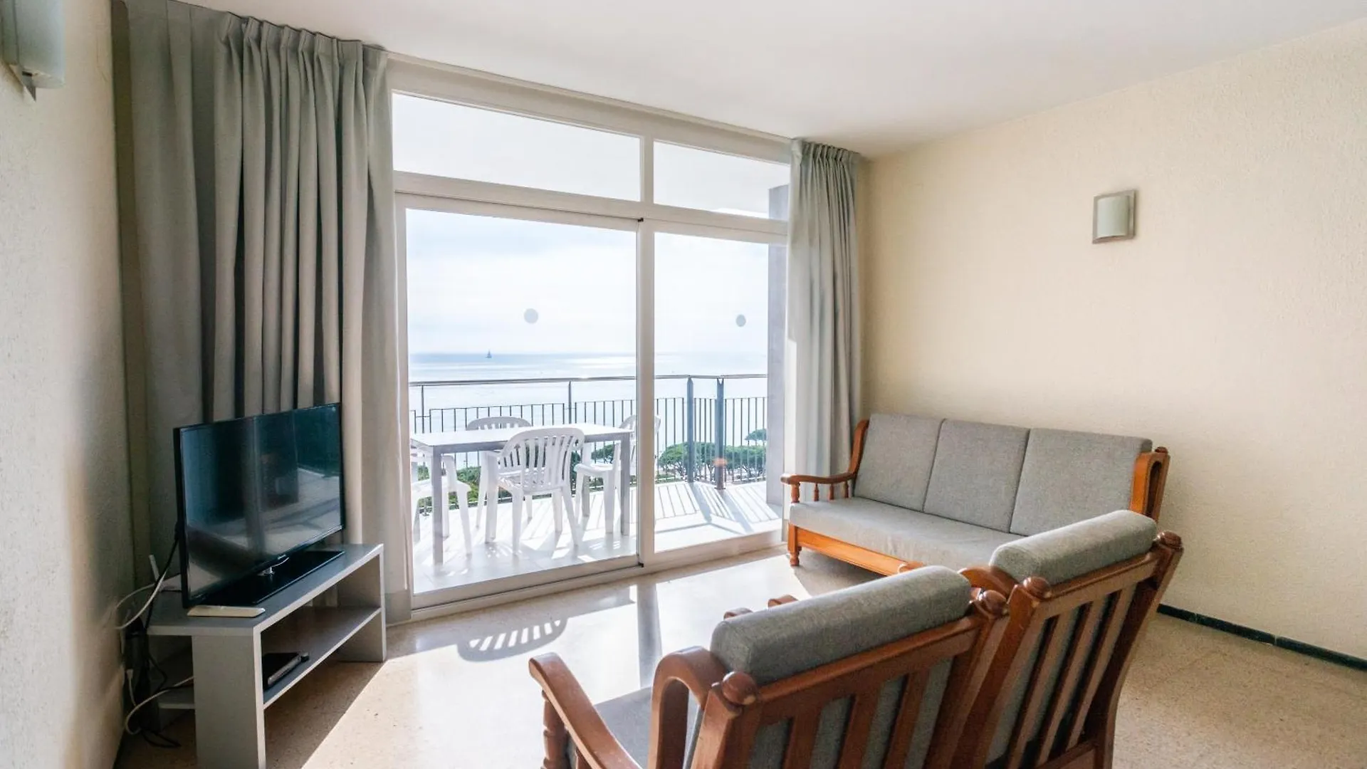 Apartamentos Blanes-Condal Costa Brava דירה