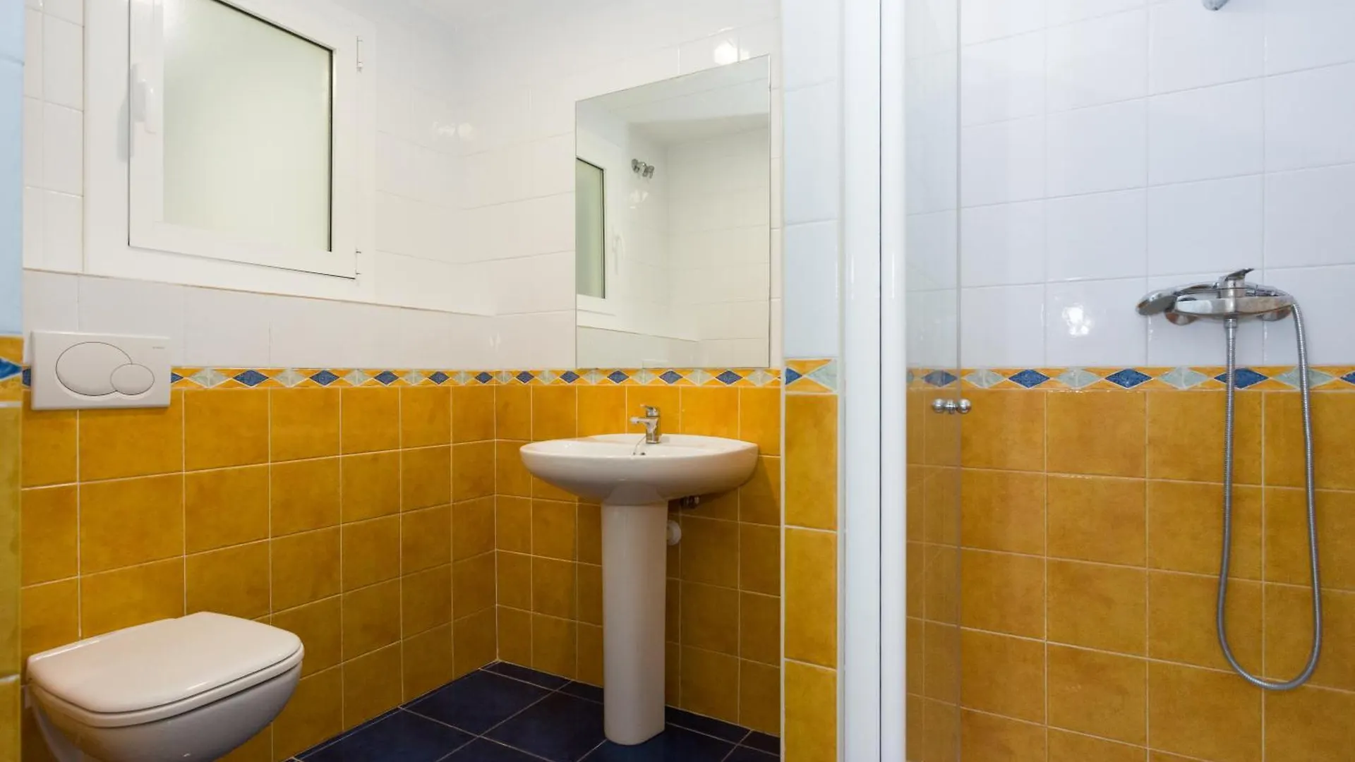 Apartamentos Blanes-Condal Costa Brava ספרד